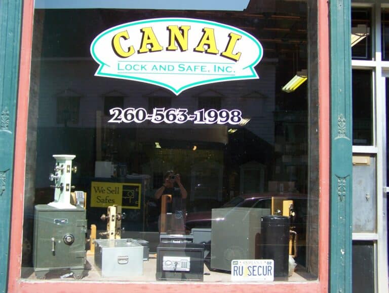 Canal Shop 768x577