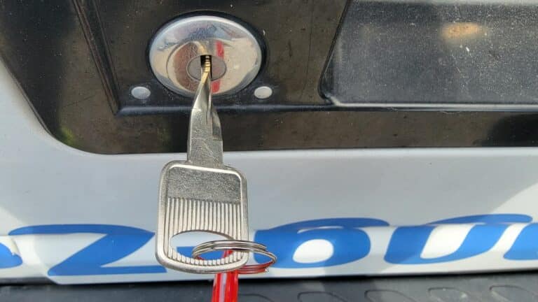 Car key broken in car door lock
