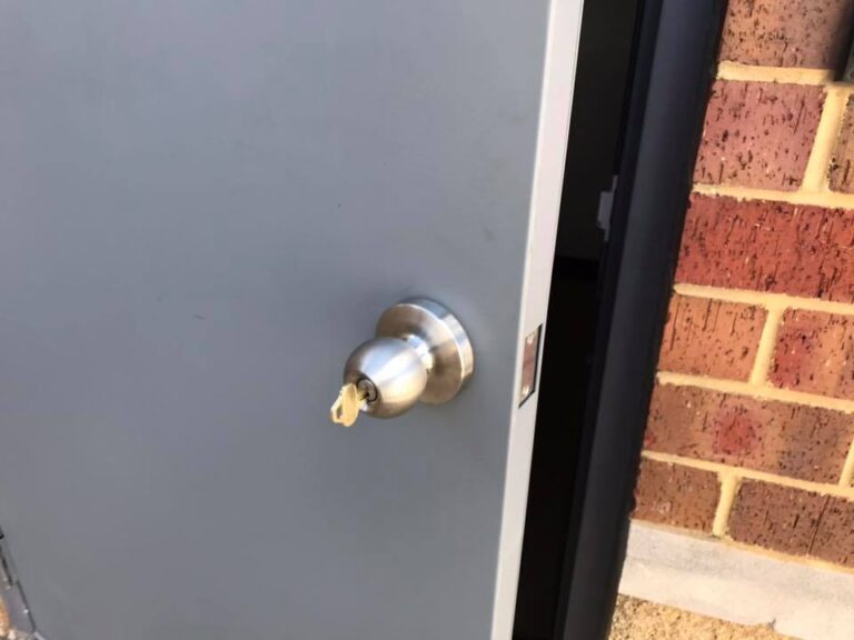 Affordable Locksmith Commercial  768x576